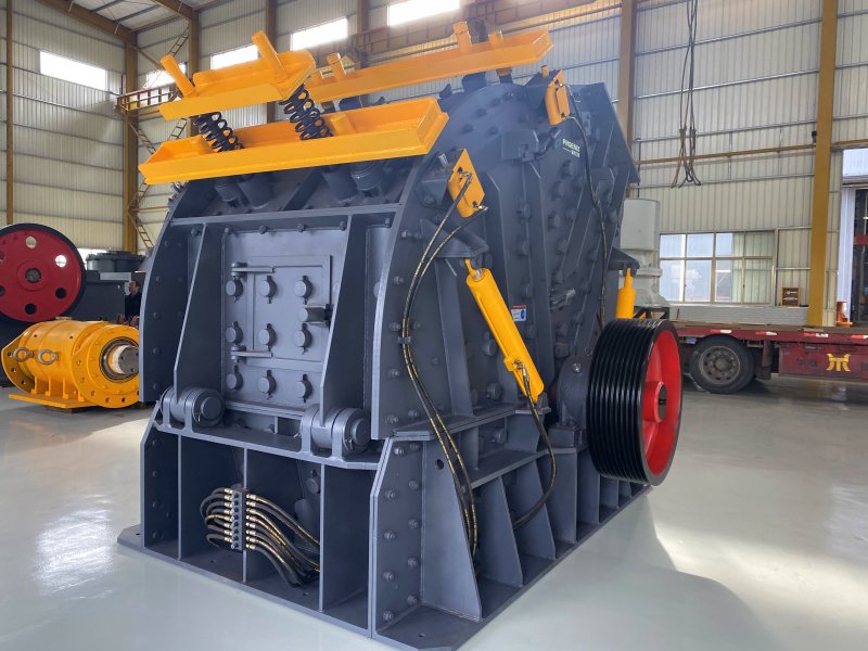 反擊式破碎機(jī)