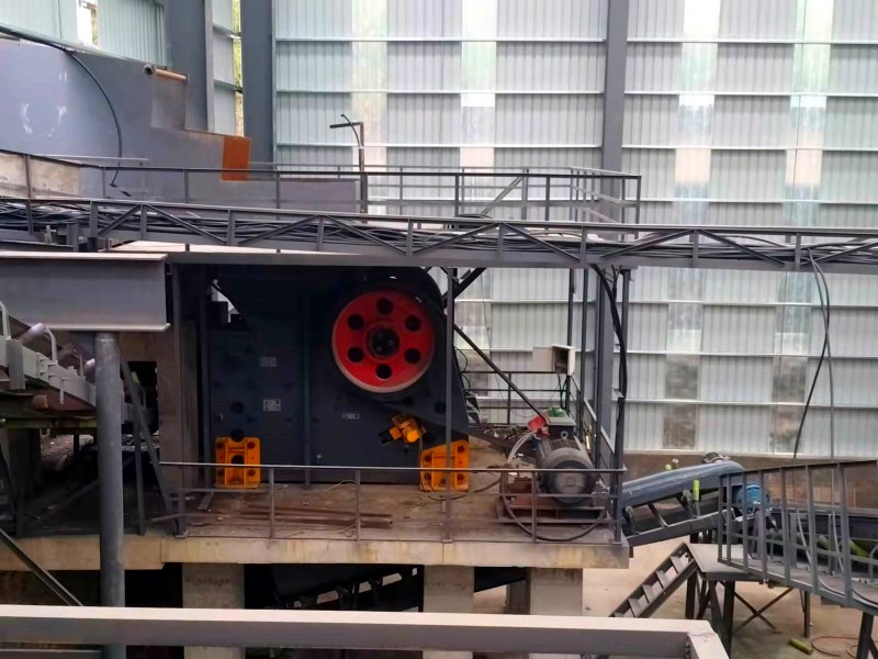 FKE1400顎式破碎機 FKE1400顎式破碎機