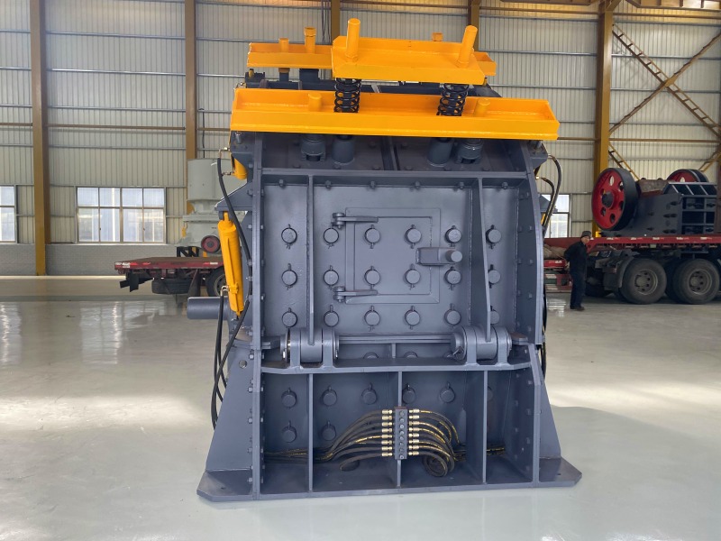 反擊式破碎機(jī) 反擊式破碎機(jī)